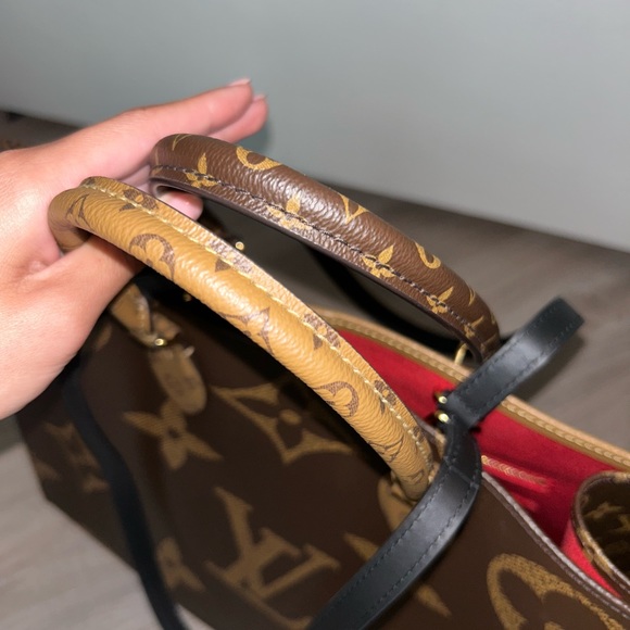 Louis Vuitton On The Go Tote GM - Picture 11 of 14